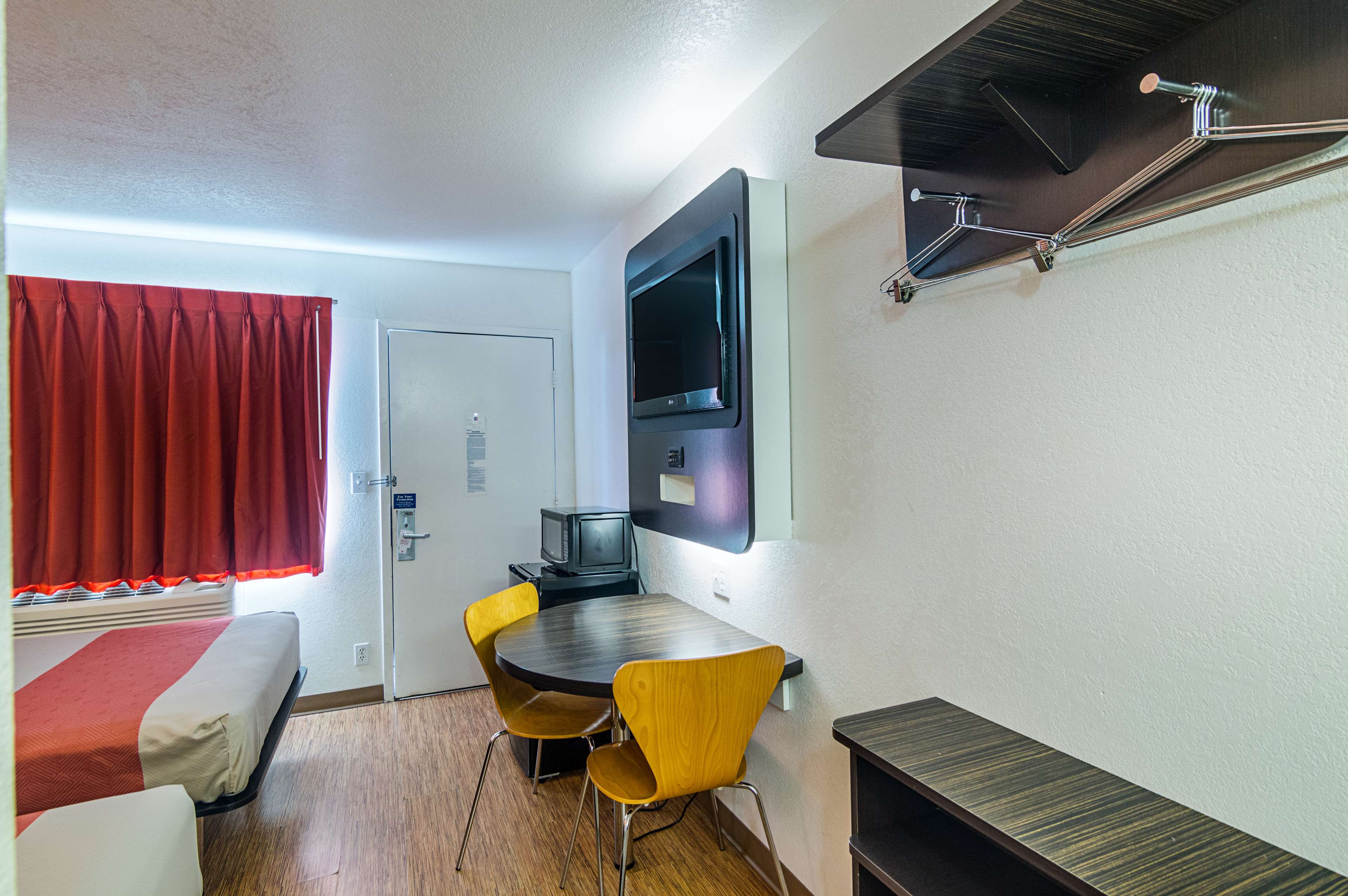 Motel 6