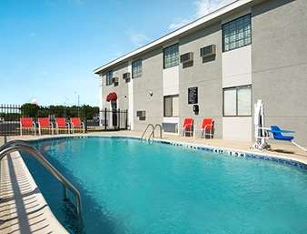 Super 8 by Wyndham Ardmore