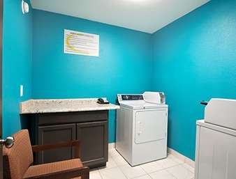 Super 8 by Wyndham Ardmore
