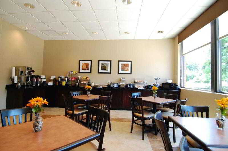 Super 8 by Wyndham Atoka
