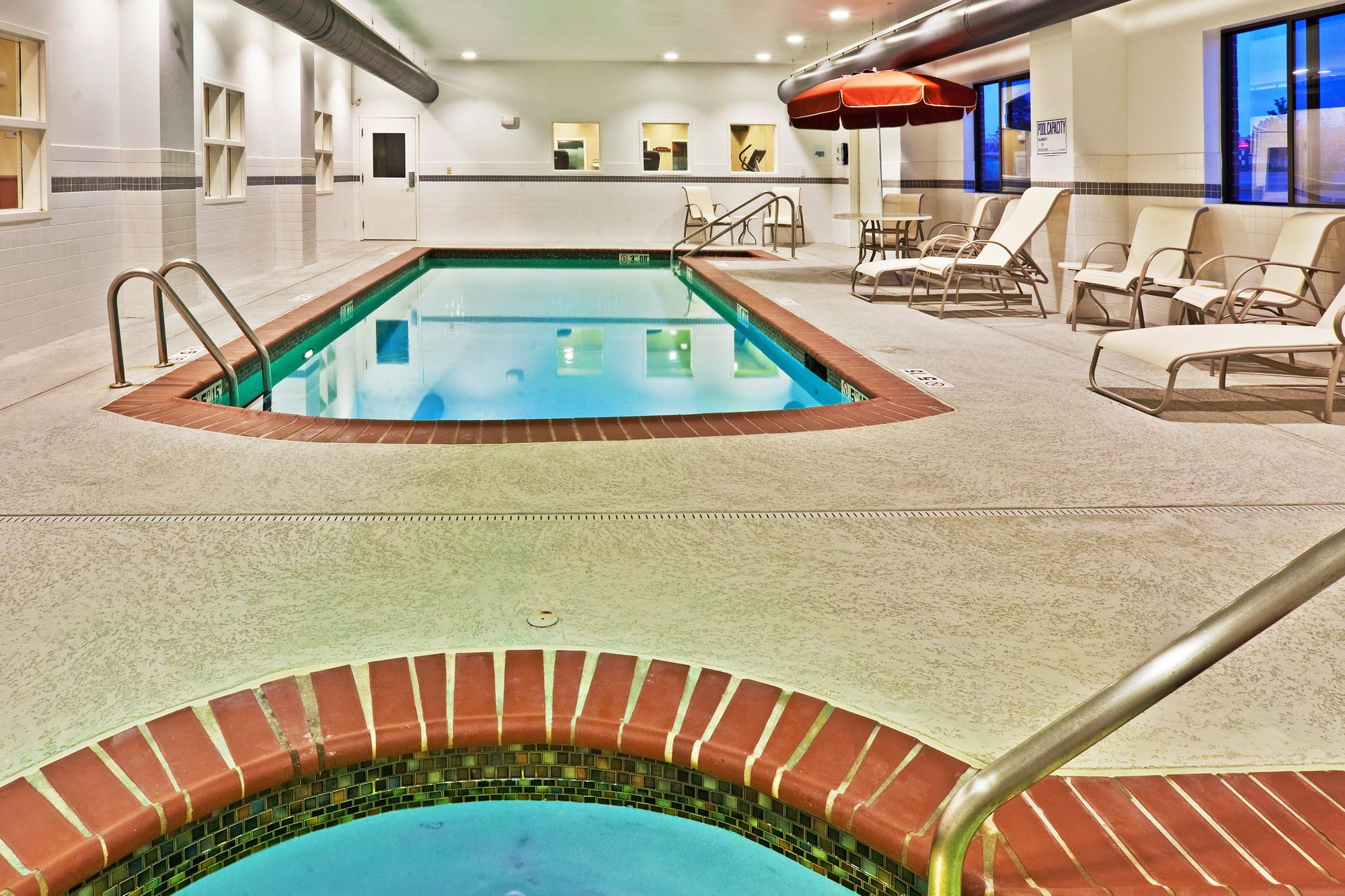 Holiday Inn Express Hotel & Suites Bartlesville