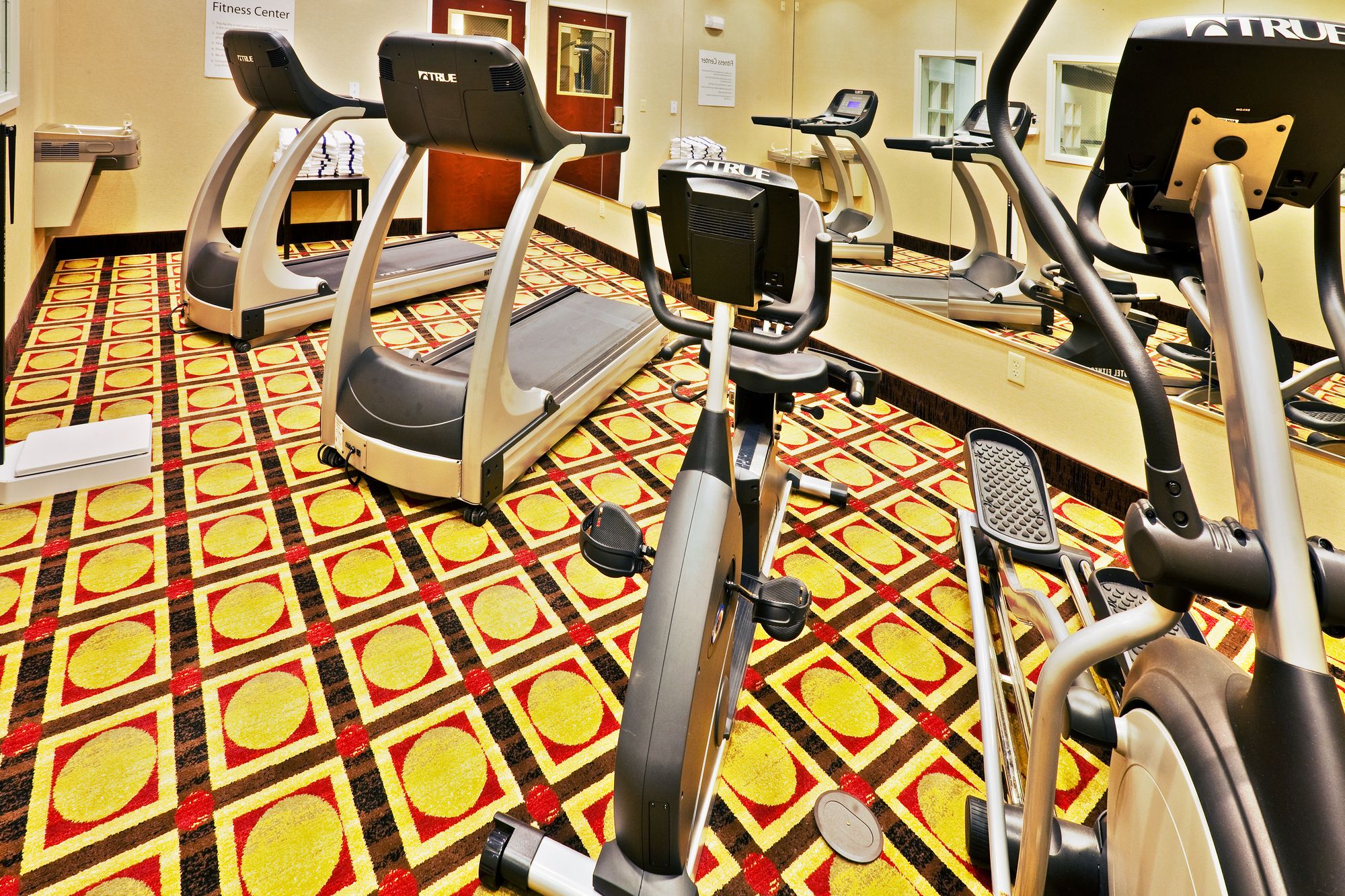 Holiday Inn Express Hotel & Suites Bartlesville