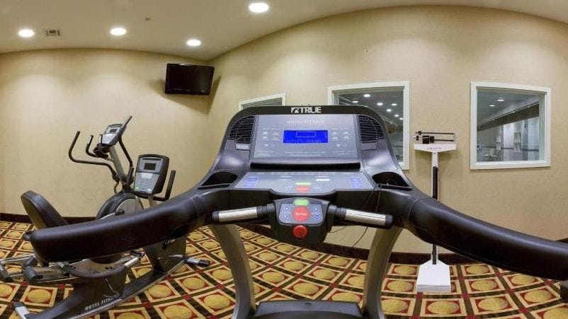 Holiday Inn Express Hotel & Suites Bartlesville