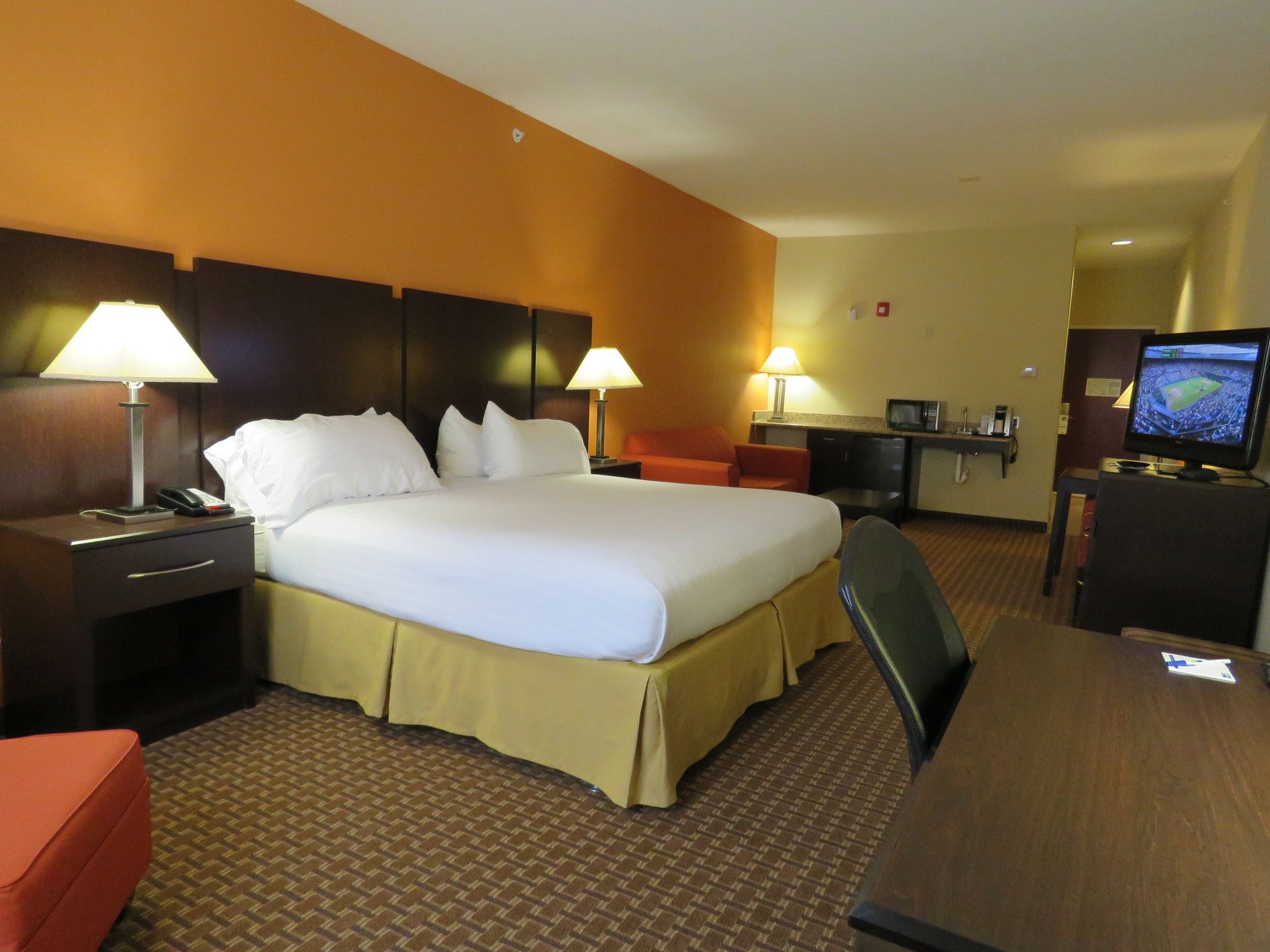 Holiday Inn Express Hotel & Suites Bartlesville
