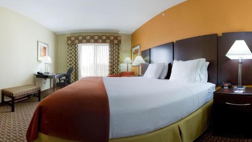 Holiday Inn Express Hotel & Suites Bartlesville