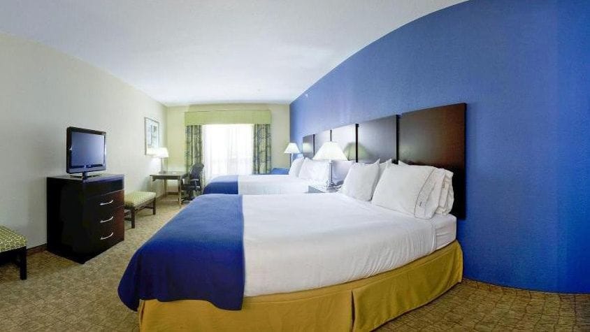 Holiday Inn Express Hotel & Suites Bartlesville