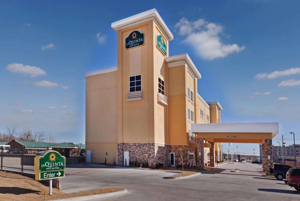 La Quinta Inn & Suites by Wyndham Tulsa - Catoosa Route 66