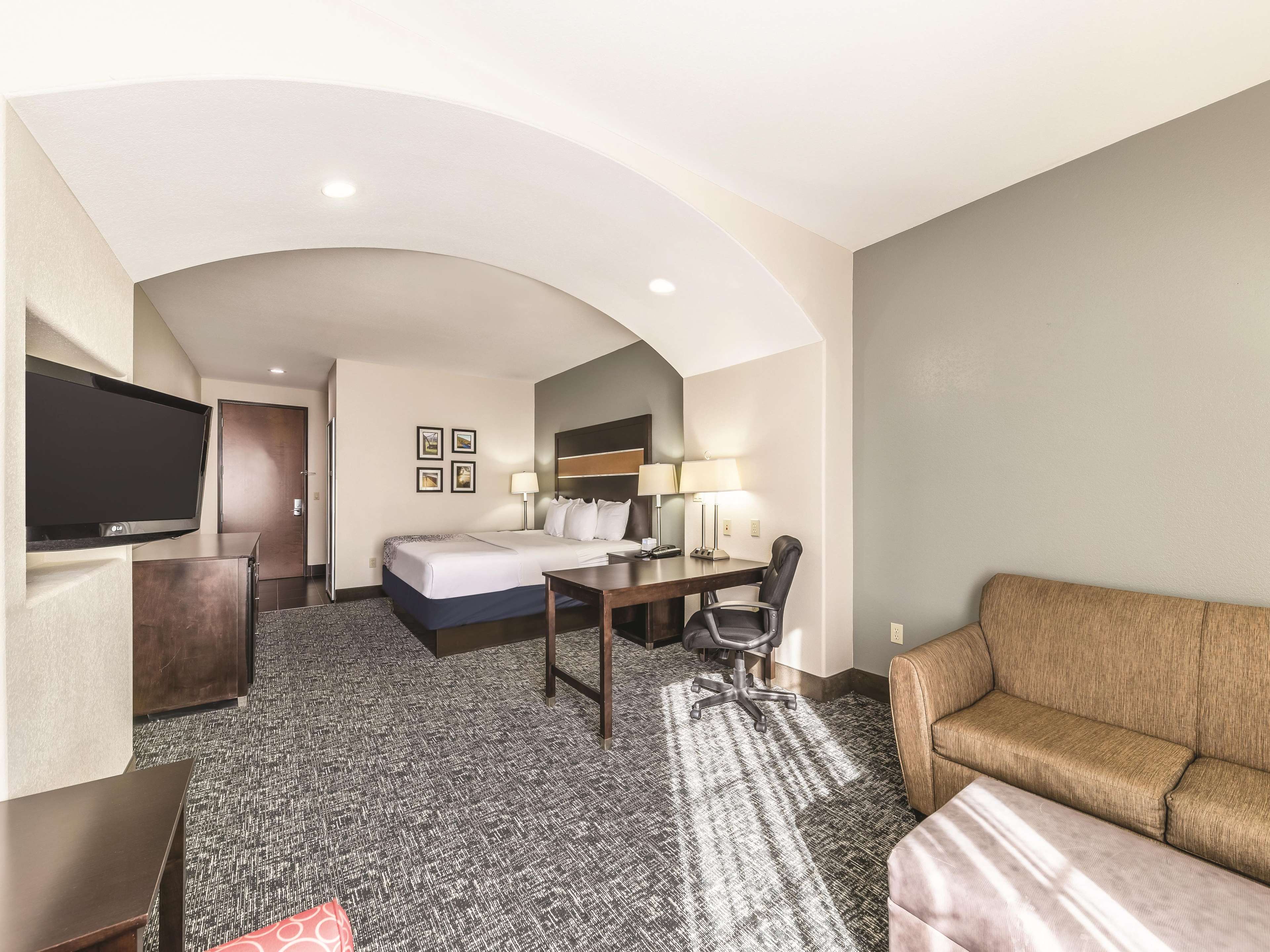 La Quinta Inn & Suites by Wyndham Tulsa - Catoosa Route 66