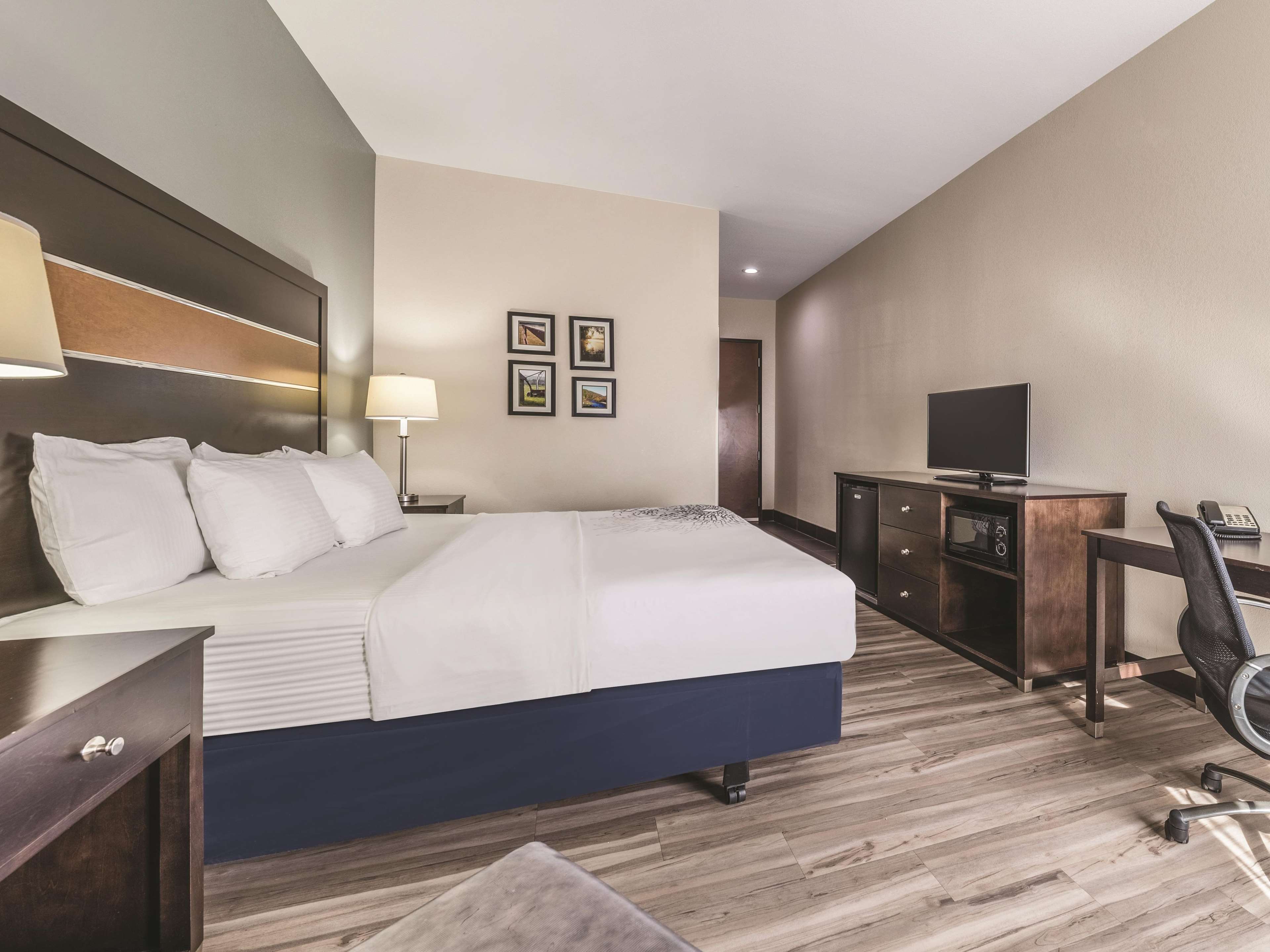 La Quinta Inn & Suites by Wyndham Tulsa - Catoosa Route 66