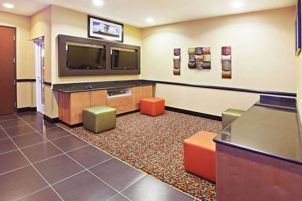 La Quinta Inn & Suites by Wyndham Tulsa - Catoosa Route 66
