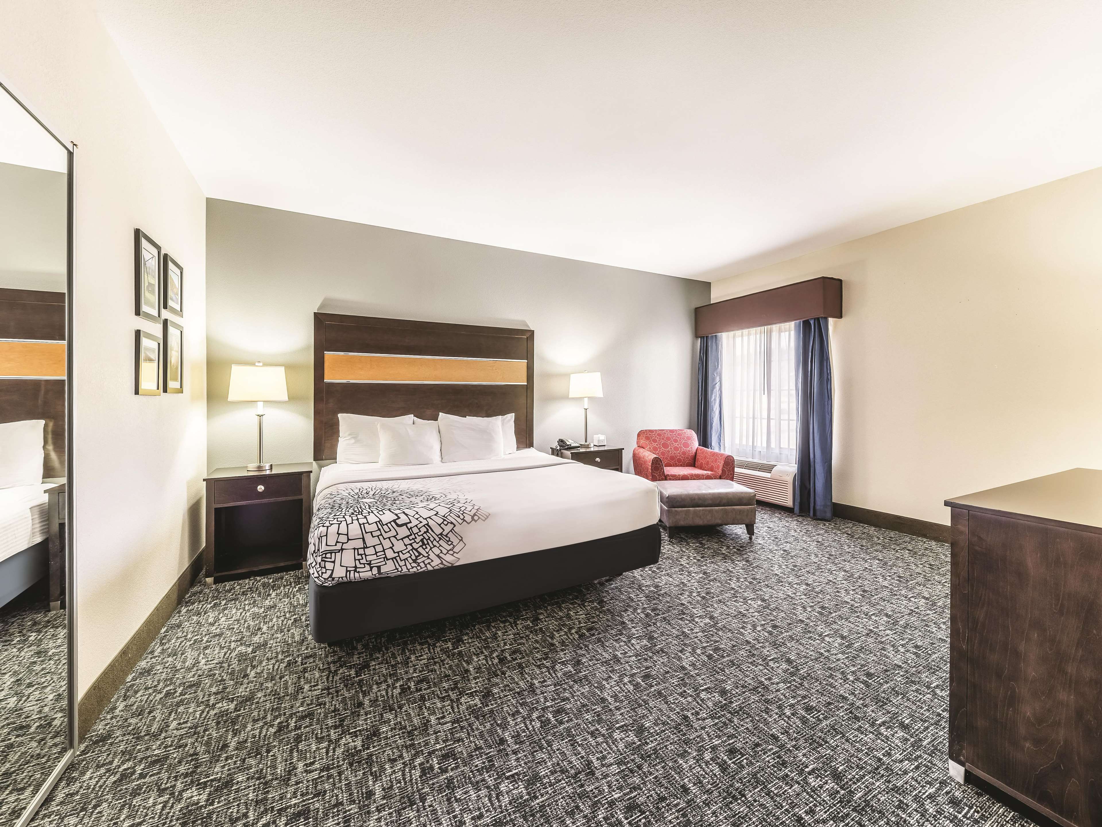 La Quinta Inn & Suites by Wyndham Tulsa - Catoosa Route 66