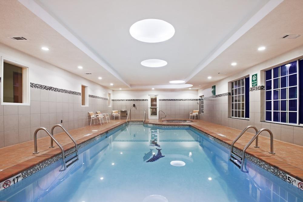 La Quinta Inn & Suites by Wyndham Tulsa - Catoosa Route 66