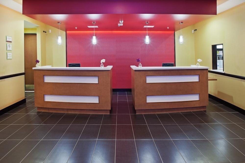 La Quinta Inn & Suites by Wyndham Tulsa - Catoosa Route 66