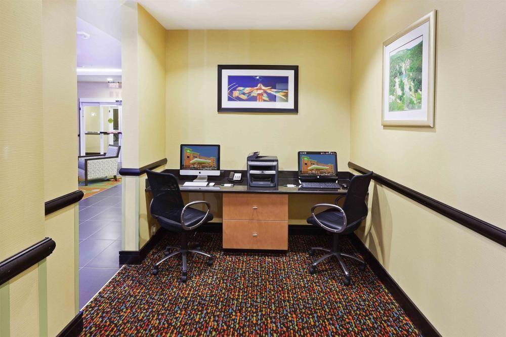 La Quinta Inn & Suites by Wyndham Tulsa - Catoosa Route 66