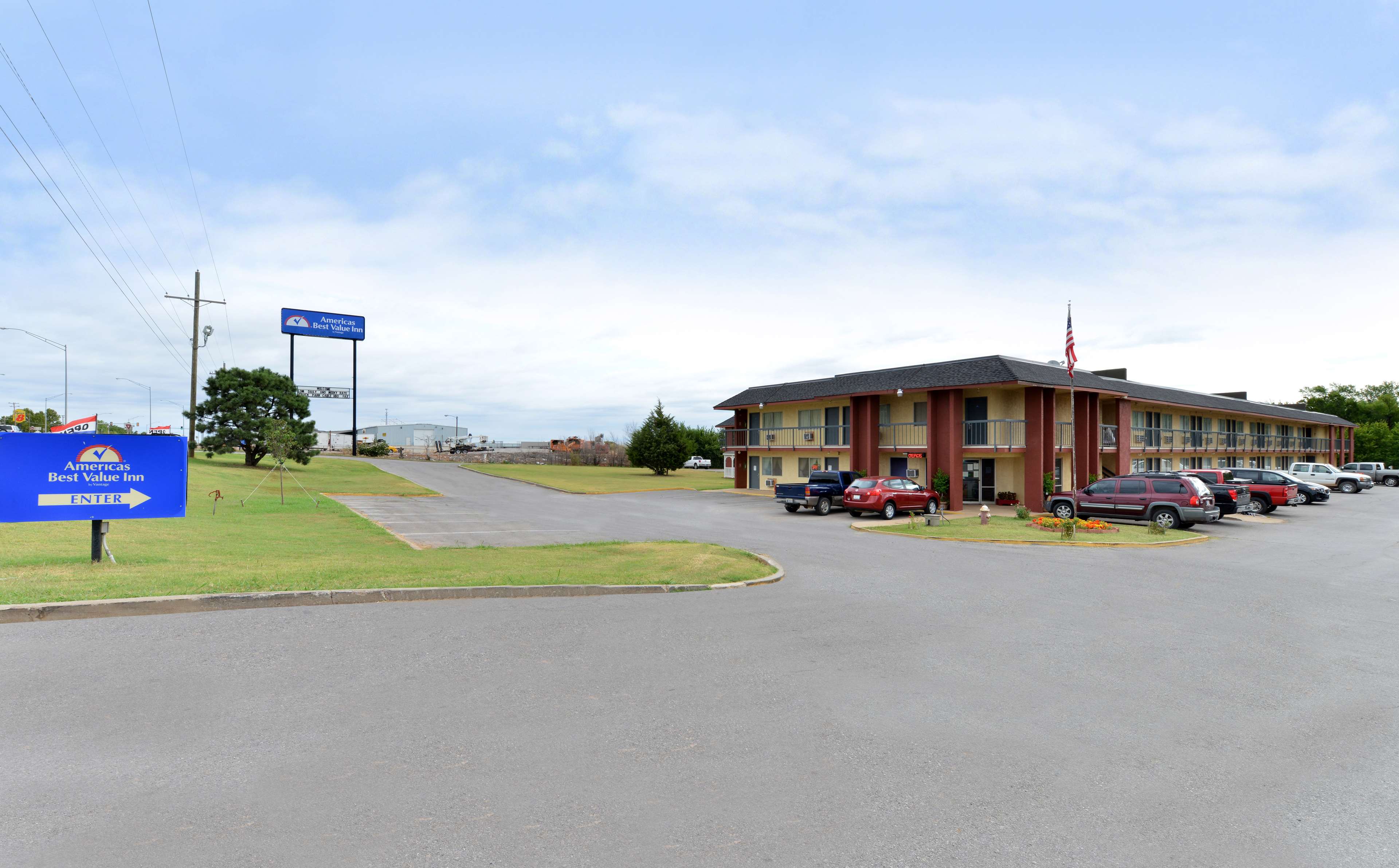 Castle Inn & Suites