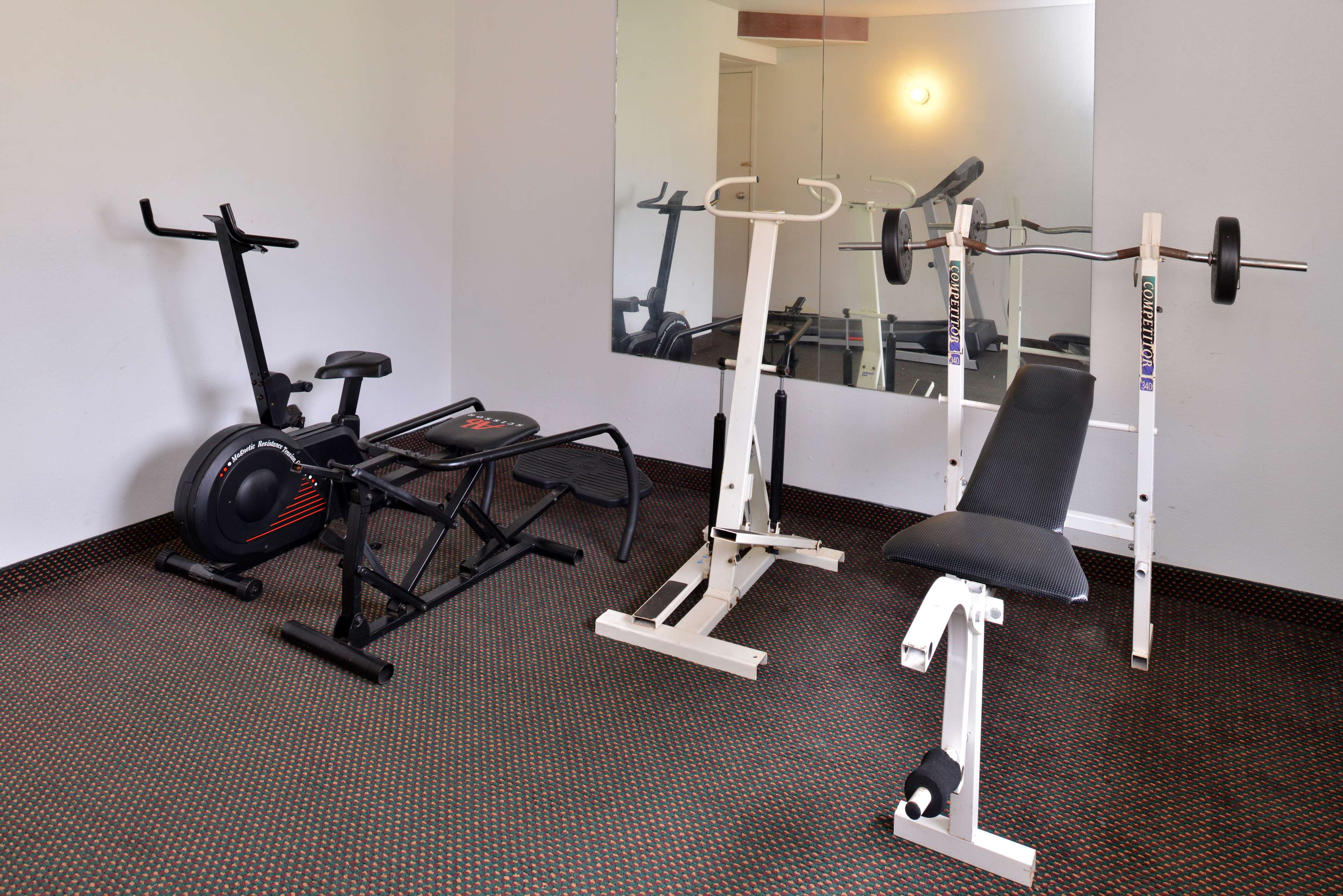 Castle Inn & Suites