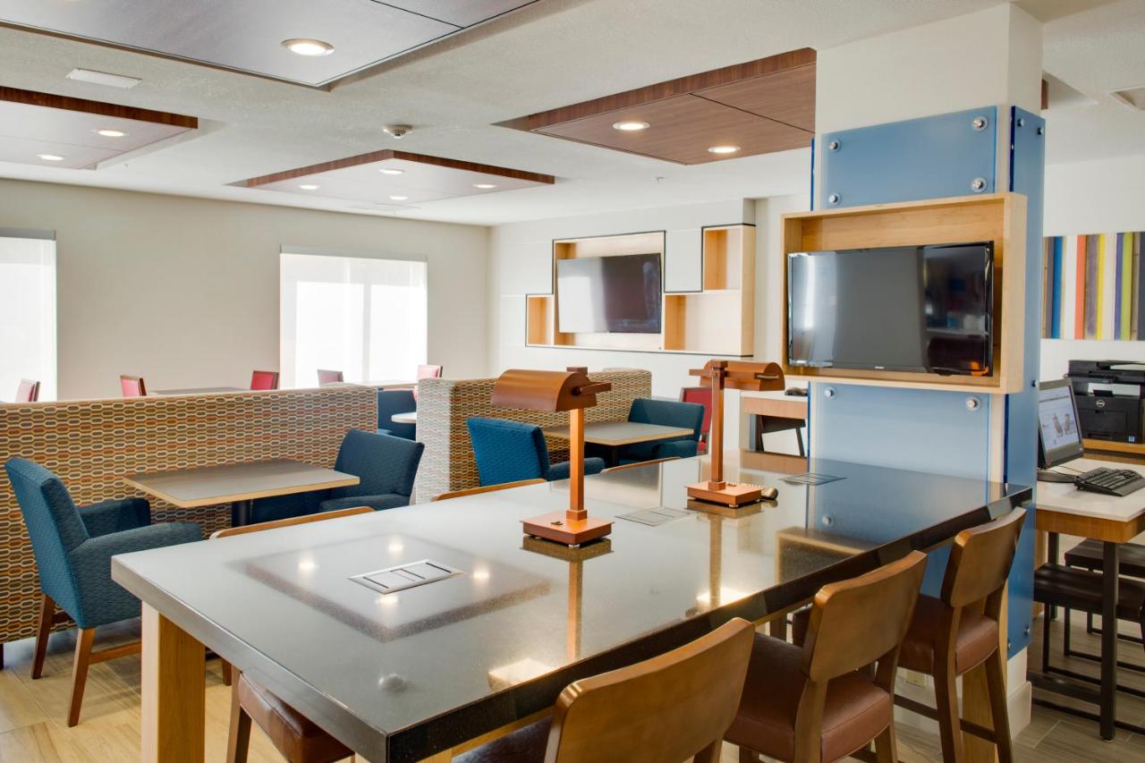 Holiday Inn Express & Suites Chickasha