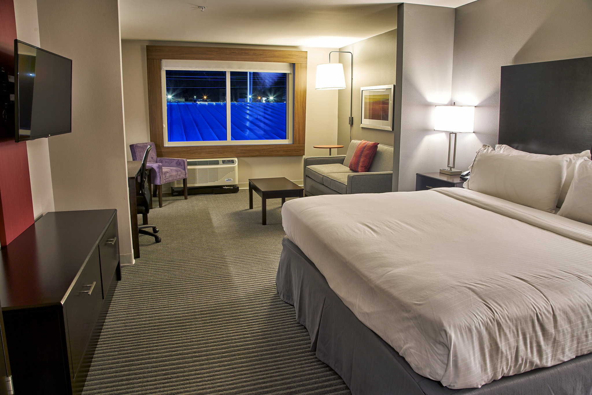Holiday Inn Express & Suites Tulsa NE Claremore