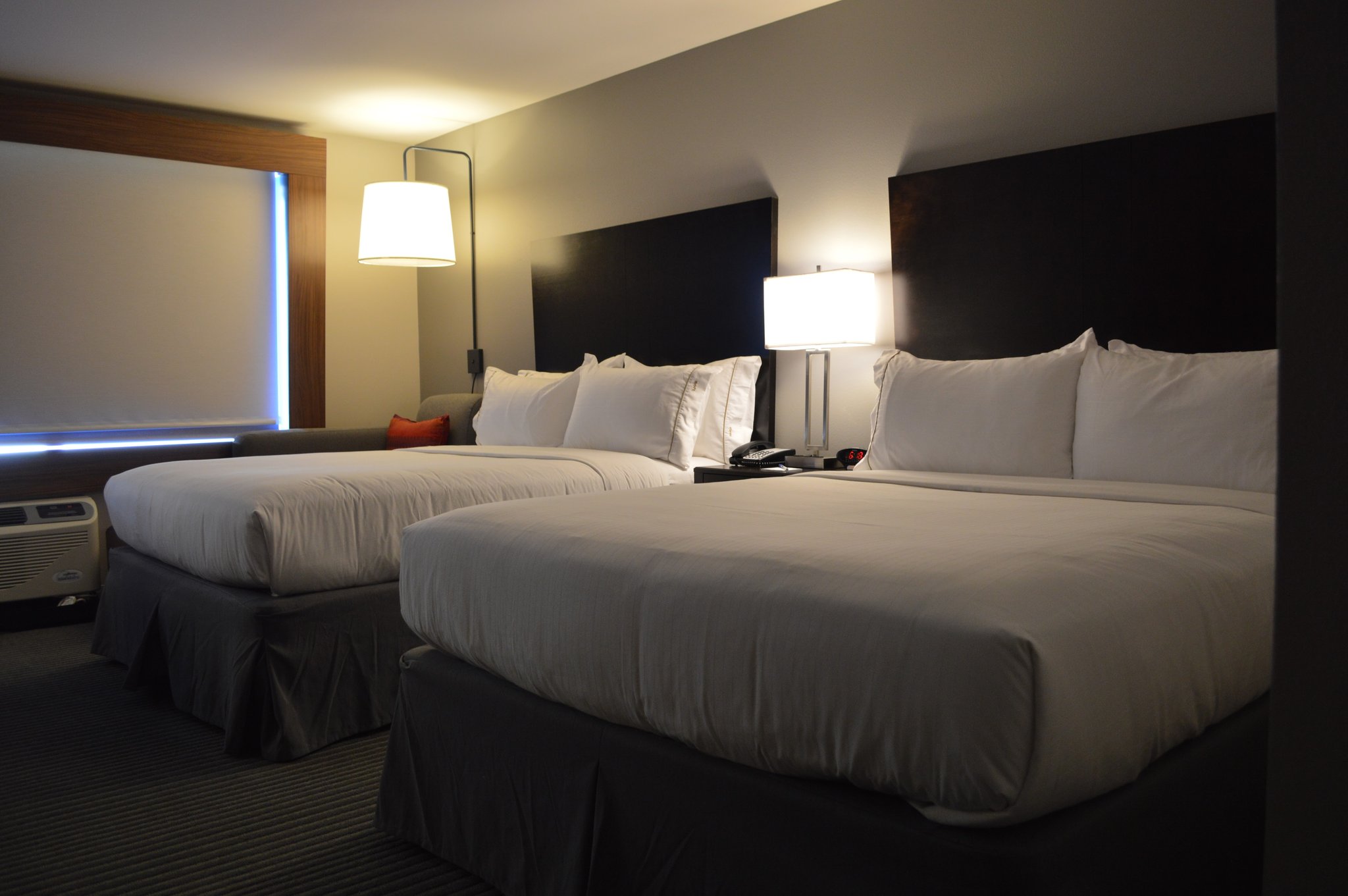 Holiday Inn Express & Suites Tulsa NE Claremore