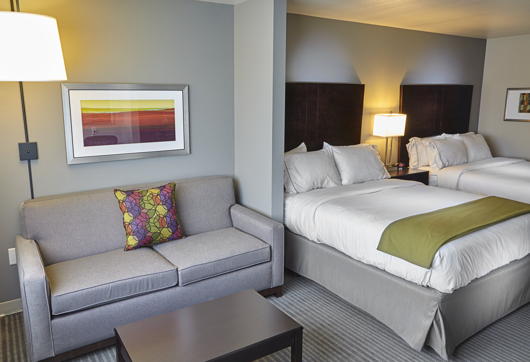 Holiday Inn Express & Suites Tulsa NE Claremore