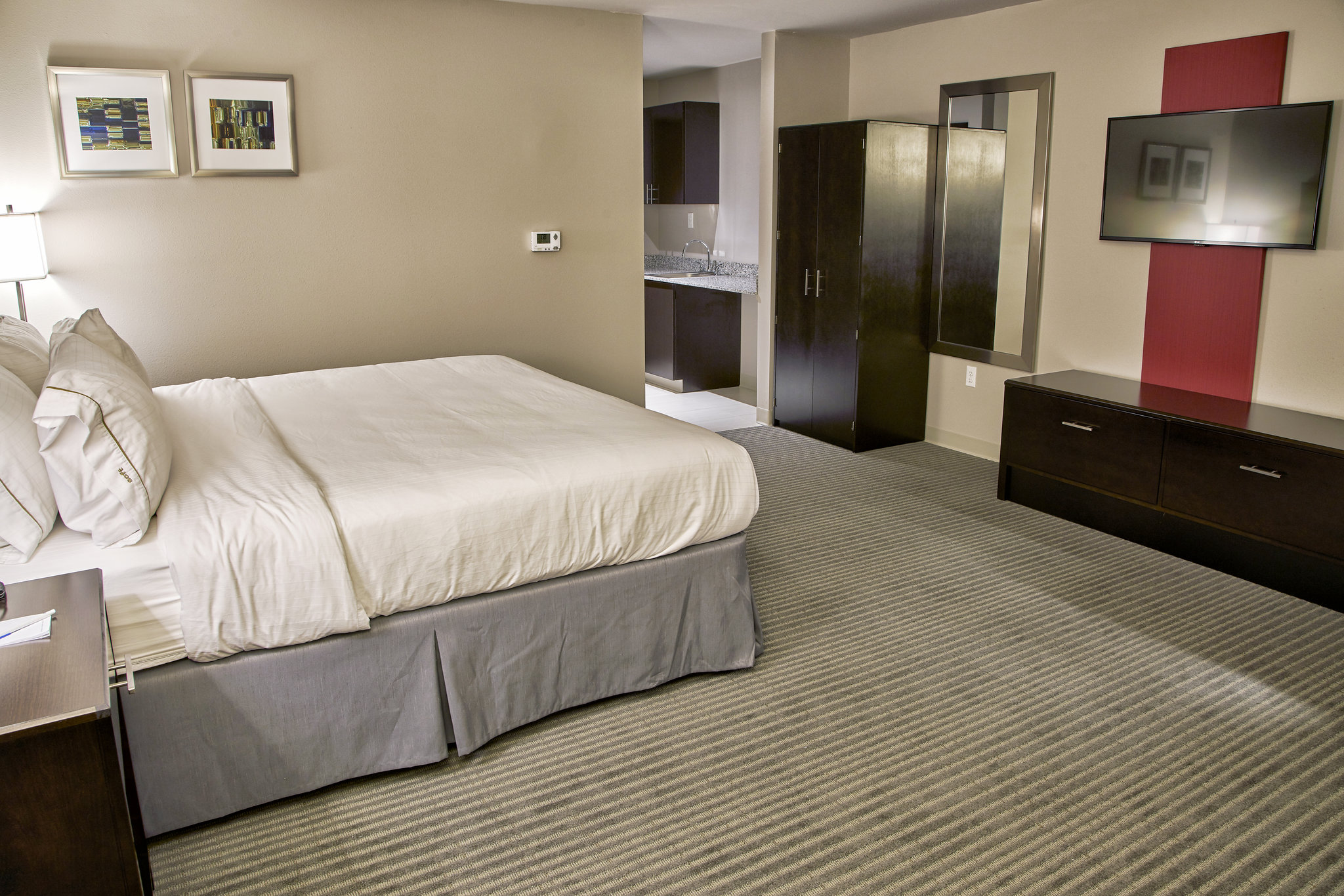 Holiday Inn Express & Suites Tulsa NE Claremore