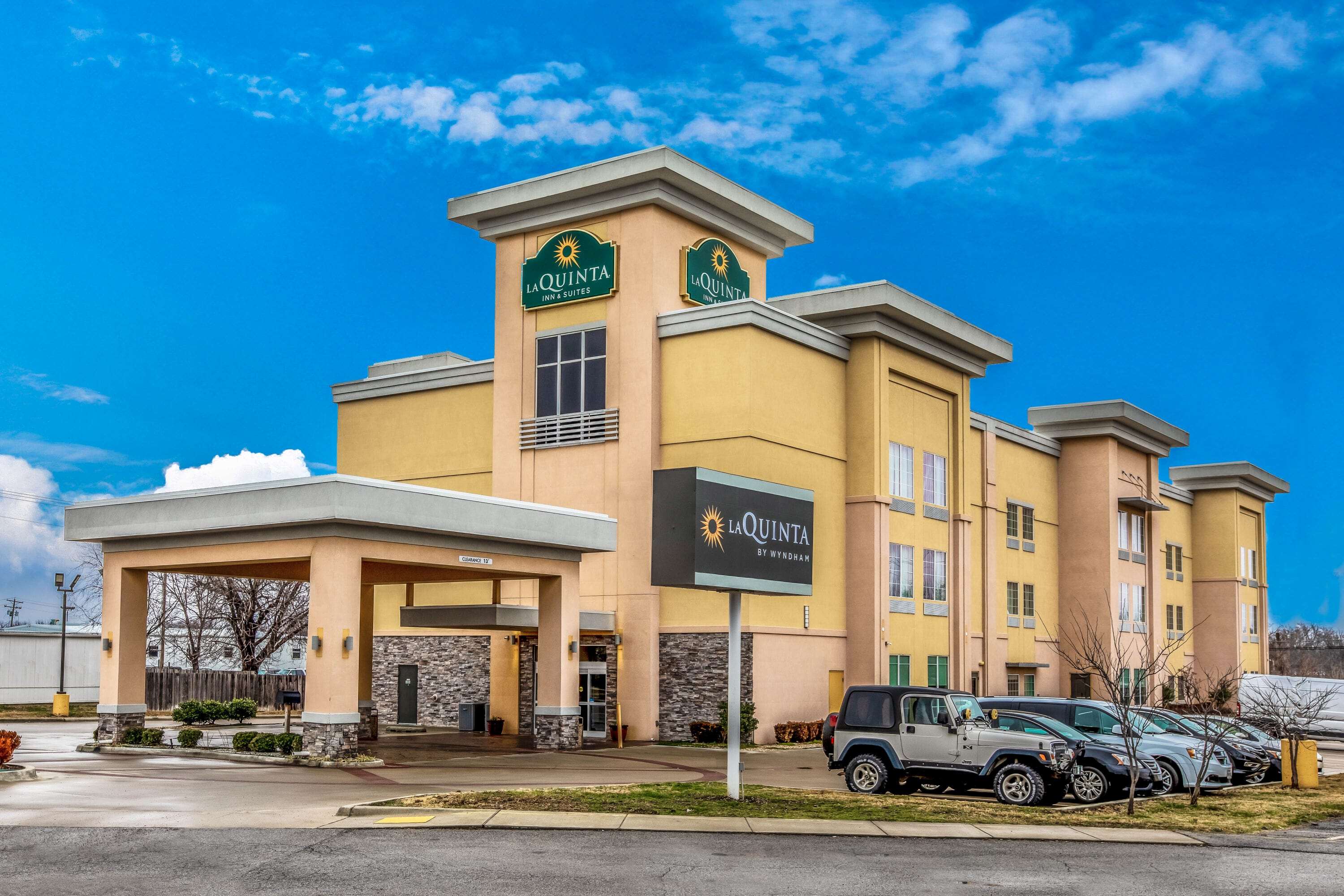 La Quinta Inn & Suites by Wyndham Claremore