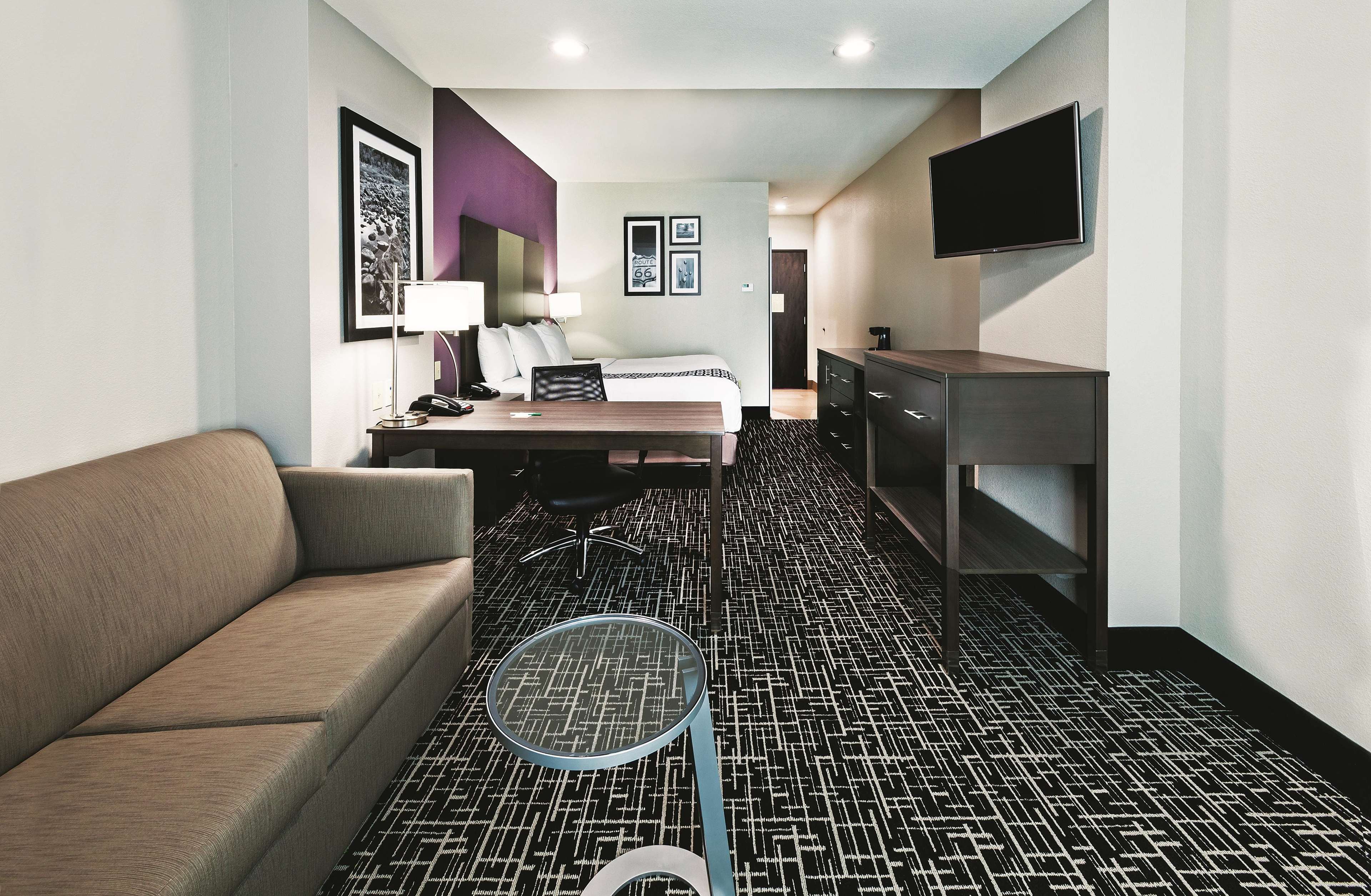La Quinta Inn & Suites by Wyndham Claremore