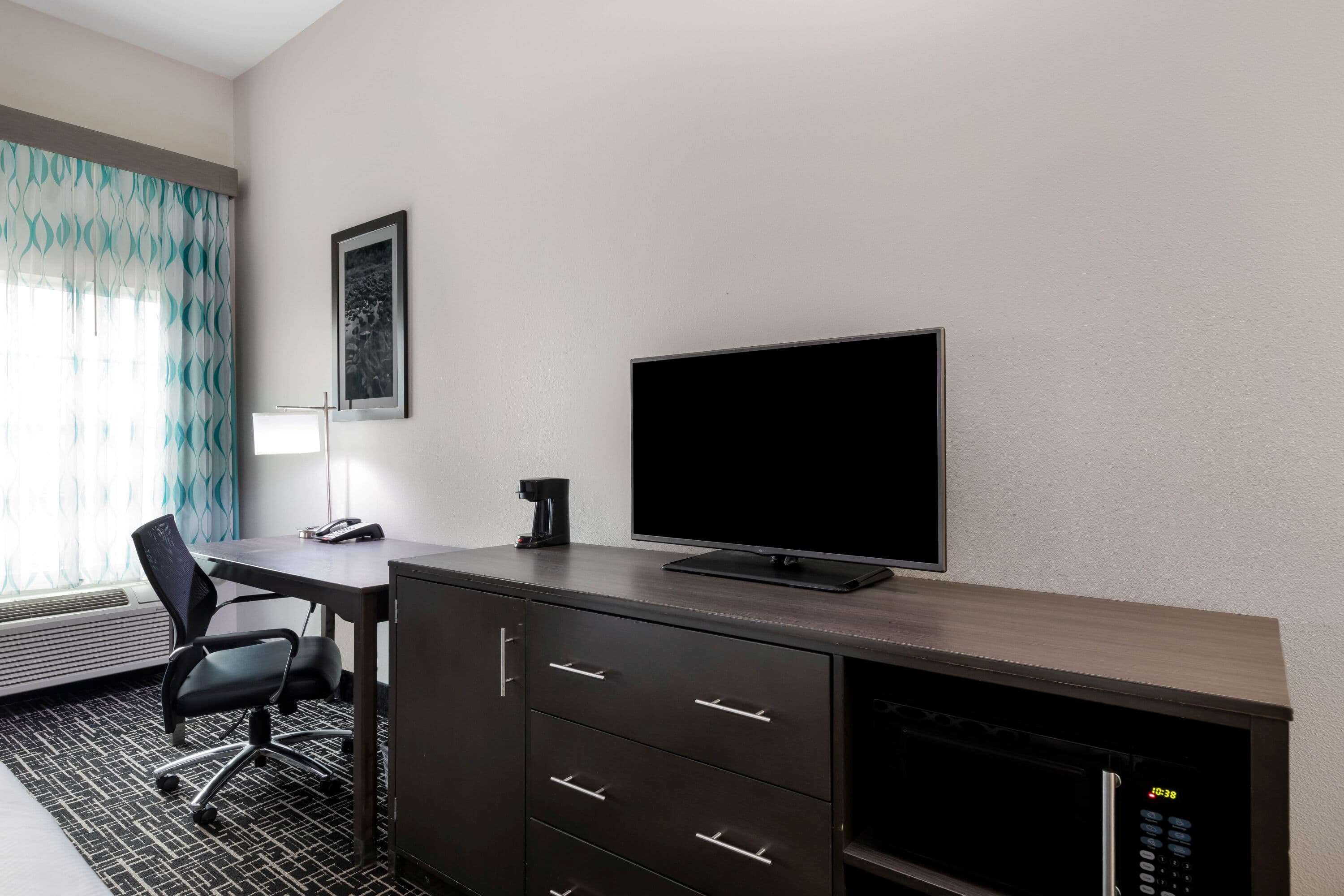 La Quinta Inn & Suites by Wyndham Claremore