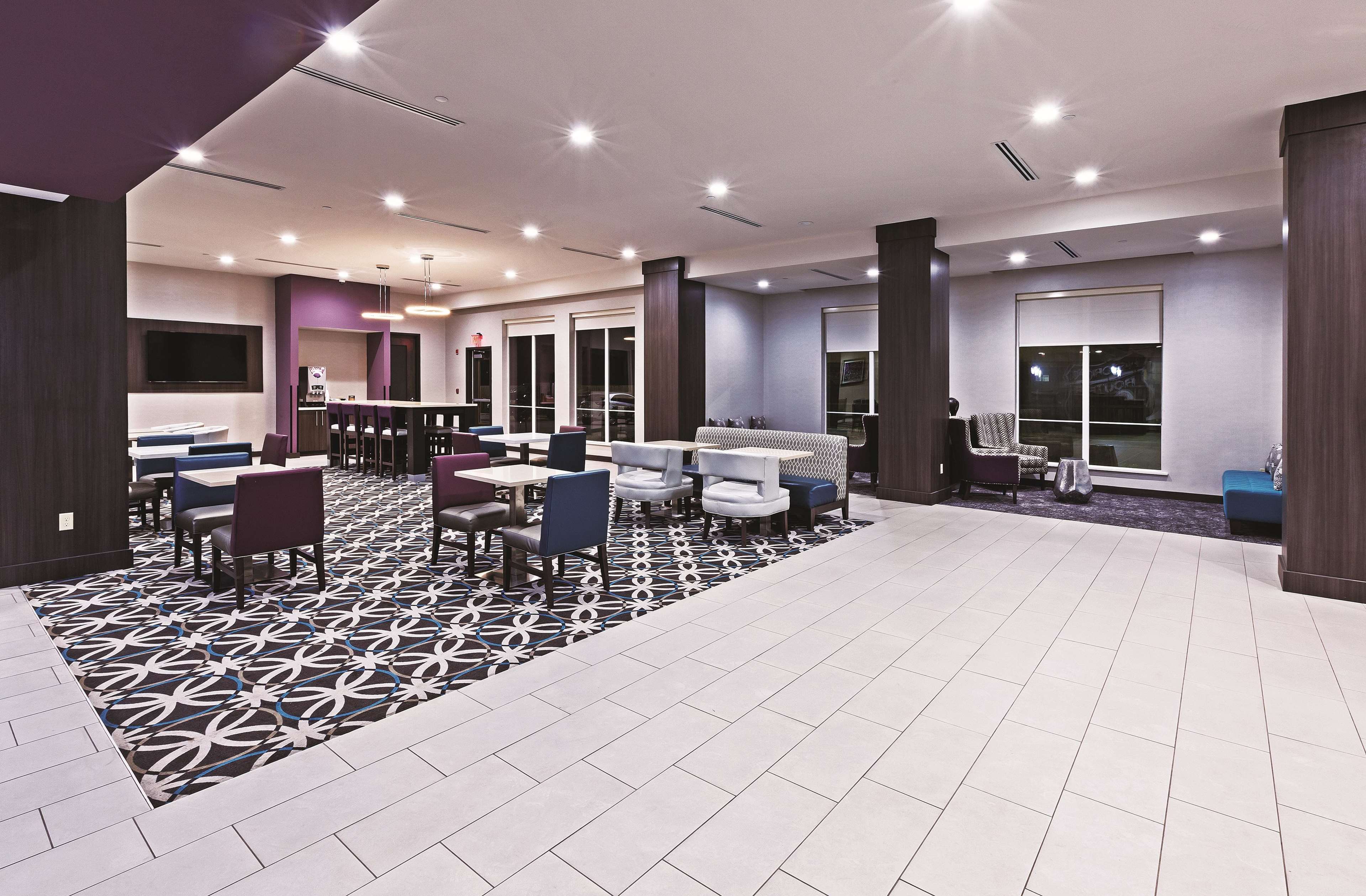 La Quinta Inn & Suites by Wyndham Claremore