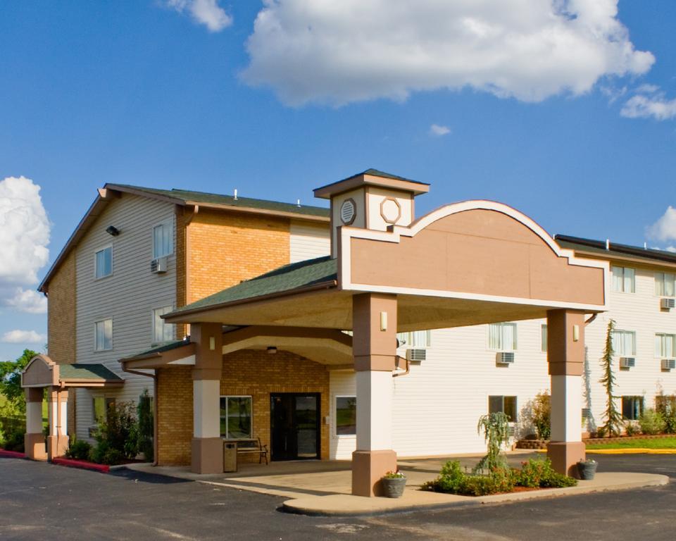 Econo Lodge  Inn & Suites