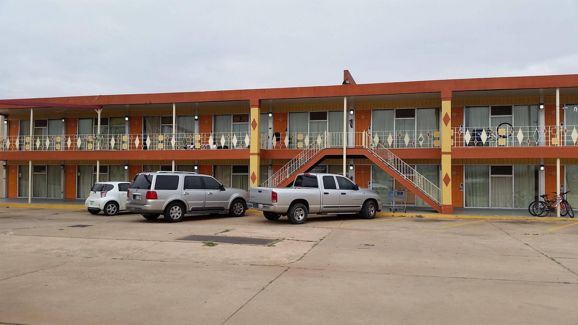 Glancy Motel
