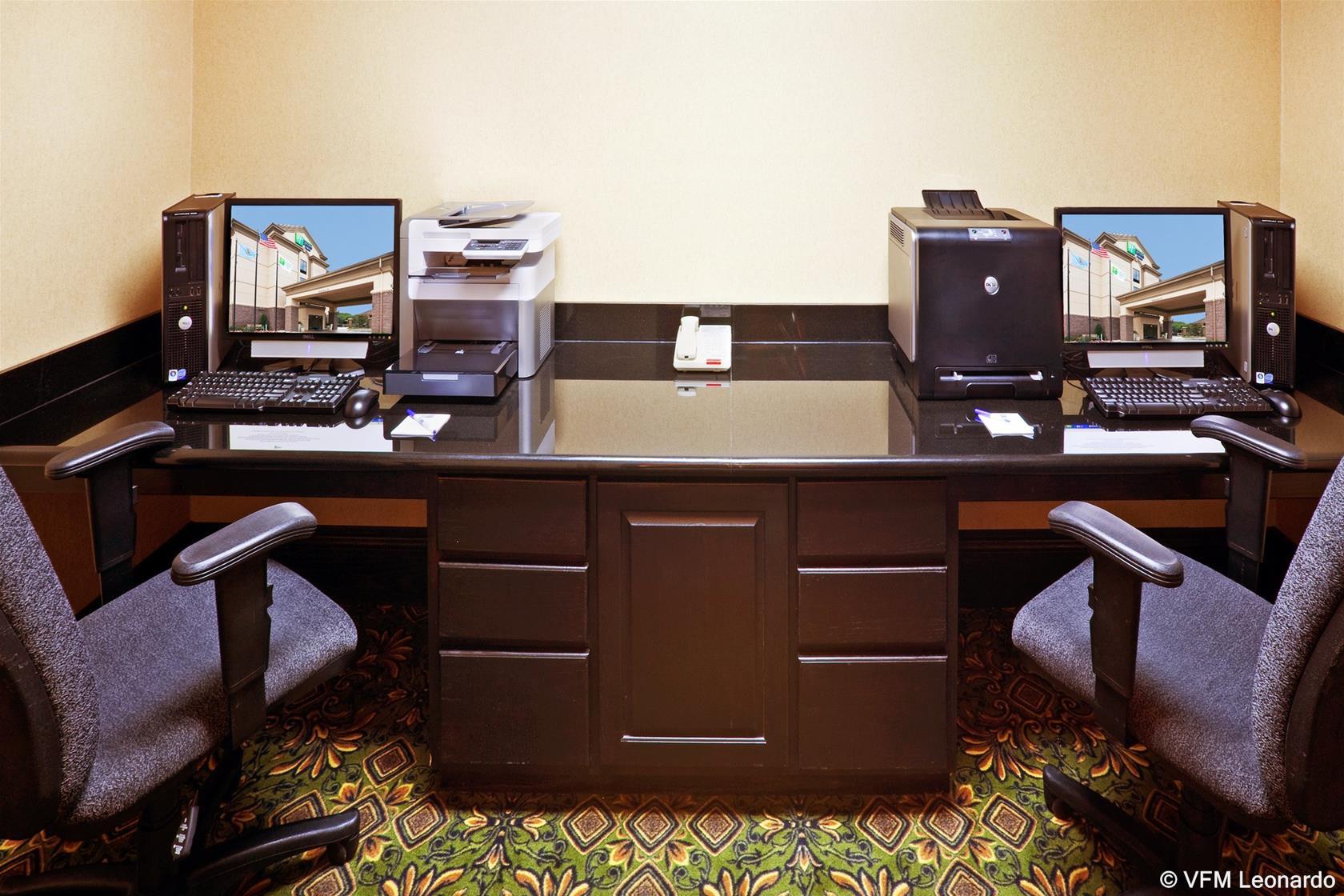 Holiday Inn Express & Suites Durant