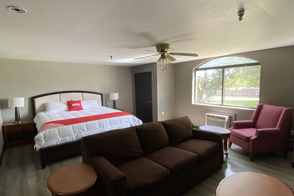 OYO Hotel Edmond - University of Central Oklahoma