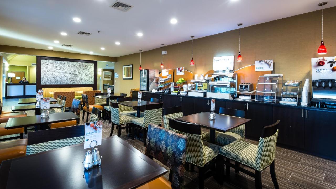 Holiday Inn Express & Suites Edmond