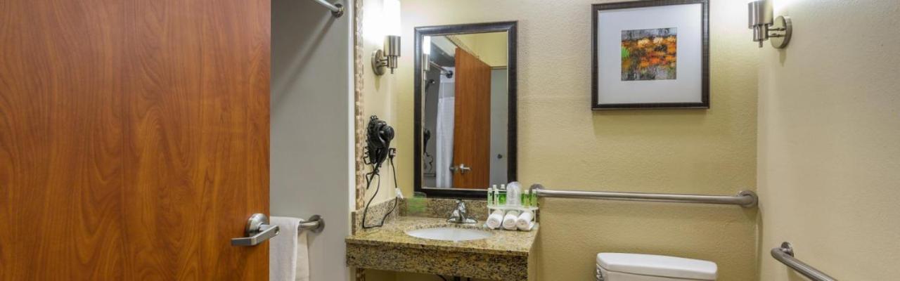 Holiday Inn Express & Suites Edmond