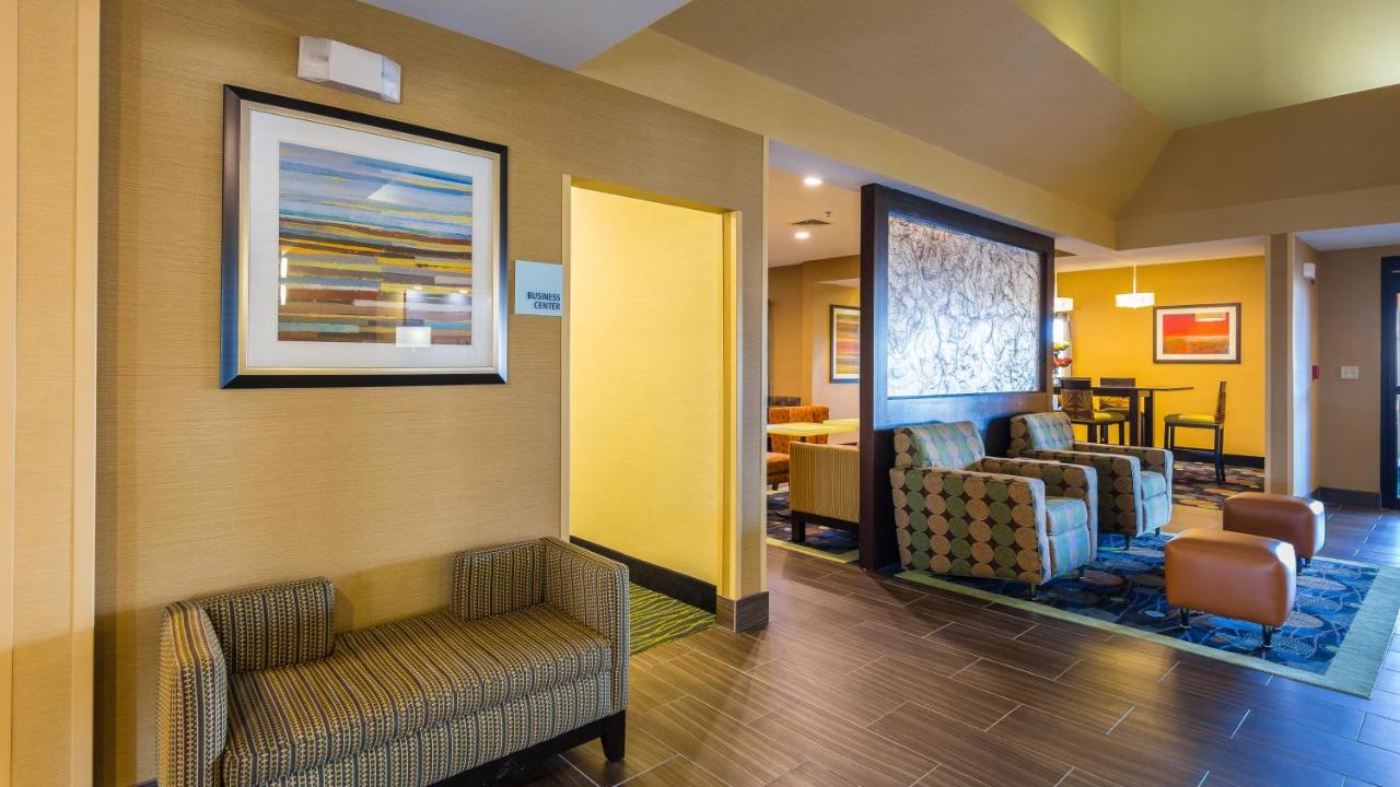 Holiday Inn Express & Suites Edmond