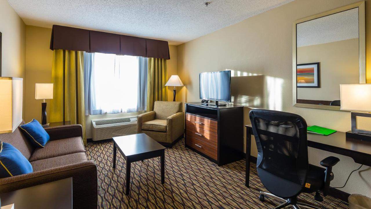 Holiday Inn Express & Suites Edmond