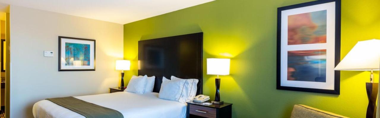 Holiday Inn Express & Suites Edmond