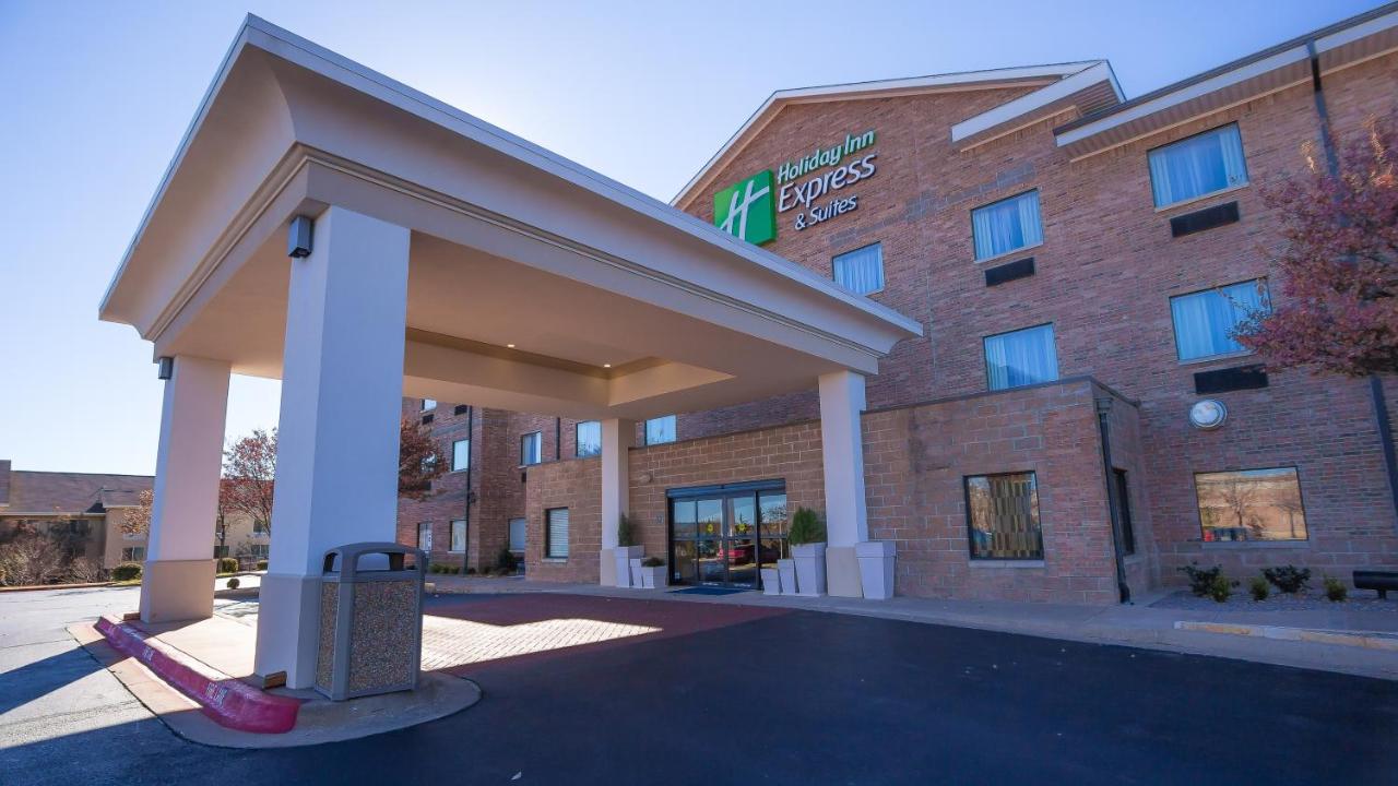 Holiday Inn Express & Suites Edmond
