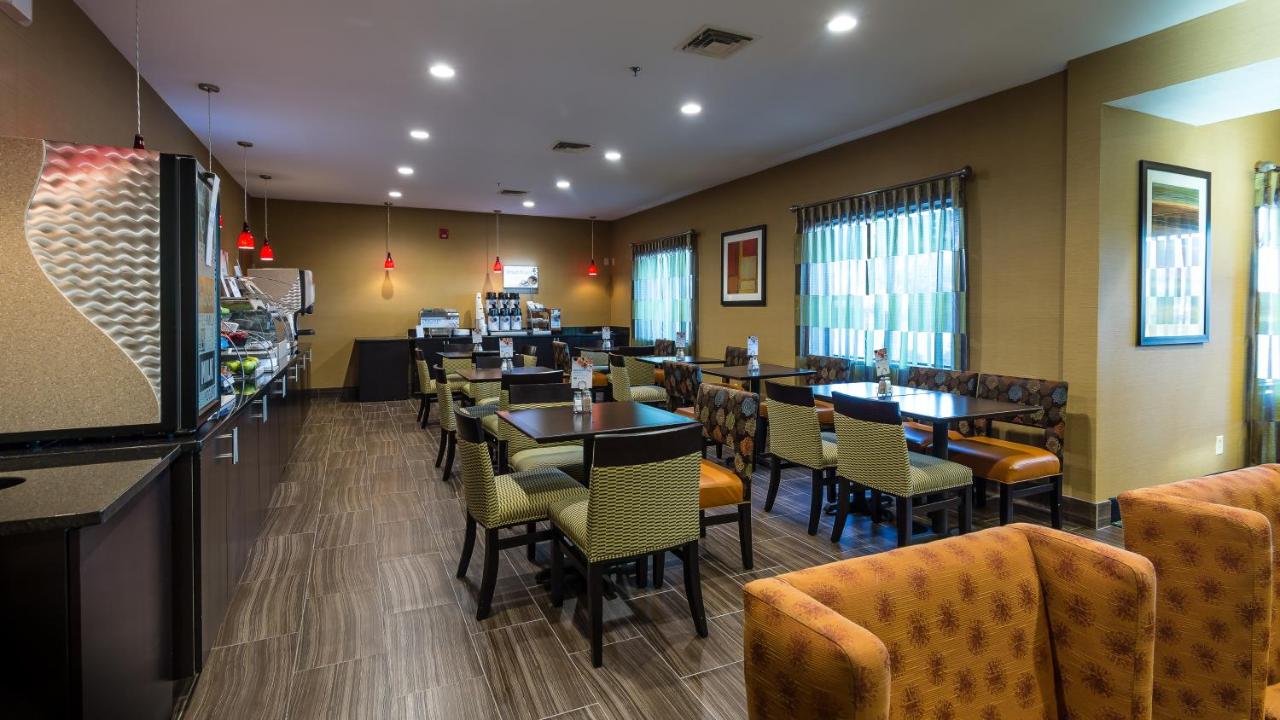 Holiday Inn Express & Suites Edmond
