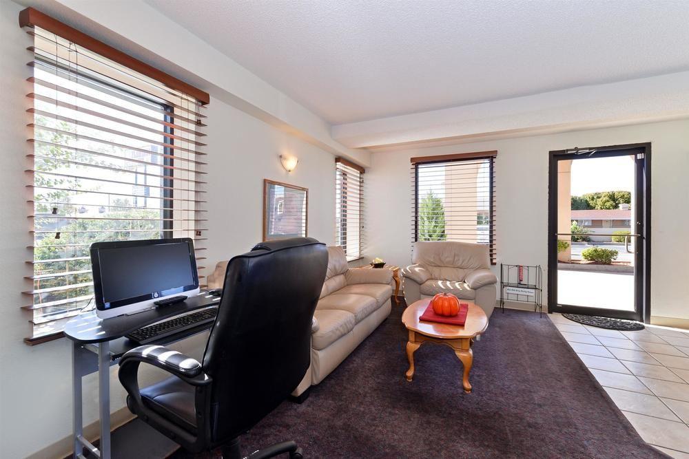 Executive Plus Inn and Suites