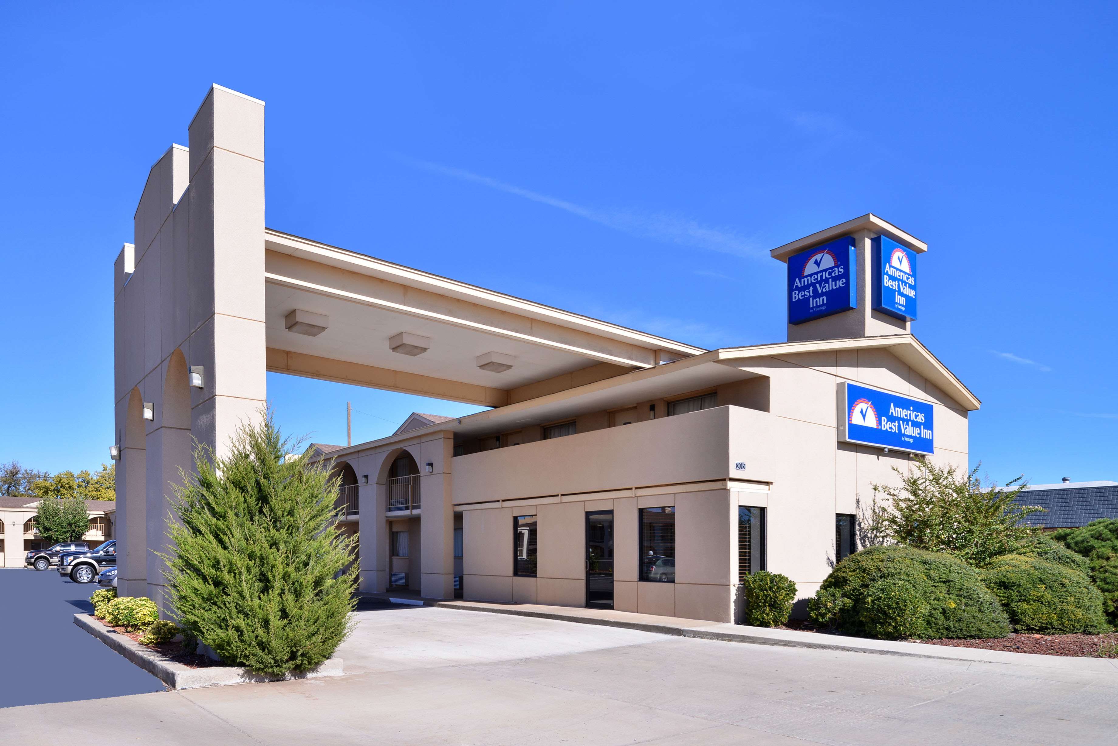 Executive Plus Inn and Suites