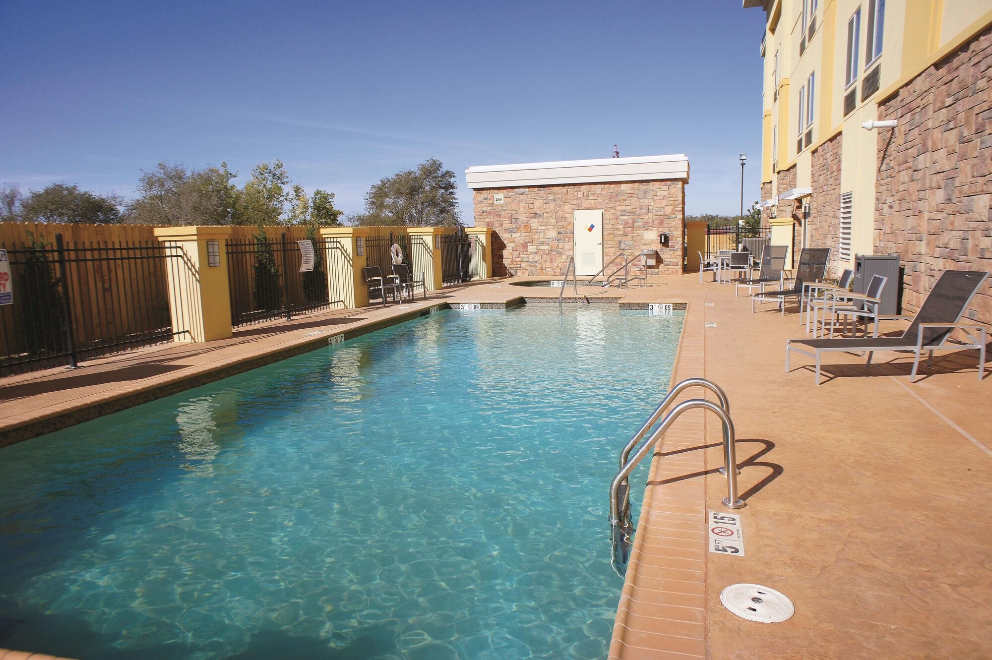 La Quinta Inn & Suites by Wyndham Elk City