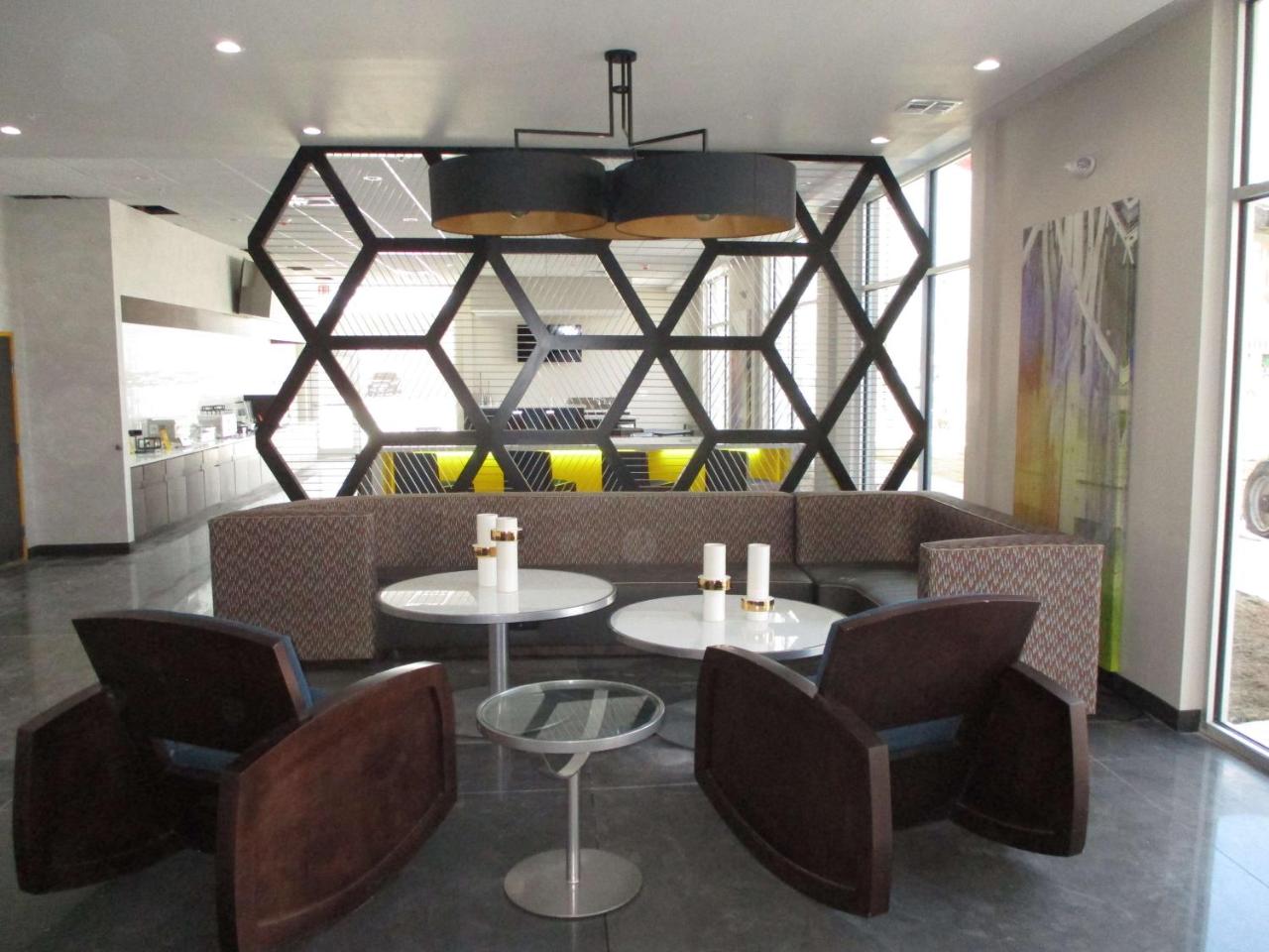 GLo Best Western Enid OK Downtown/Convention Center Hotel