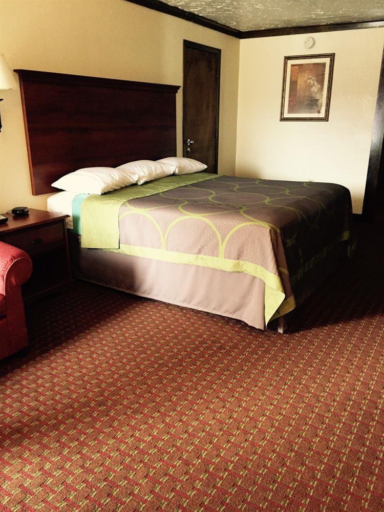 Super 8 by Wyndham Enid