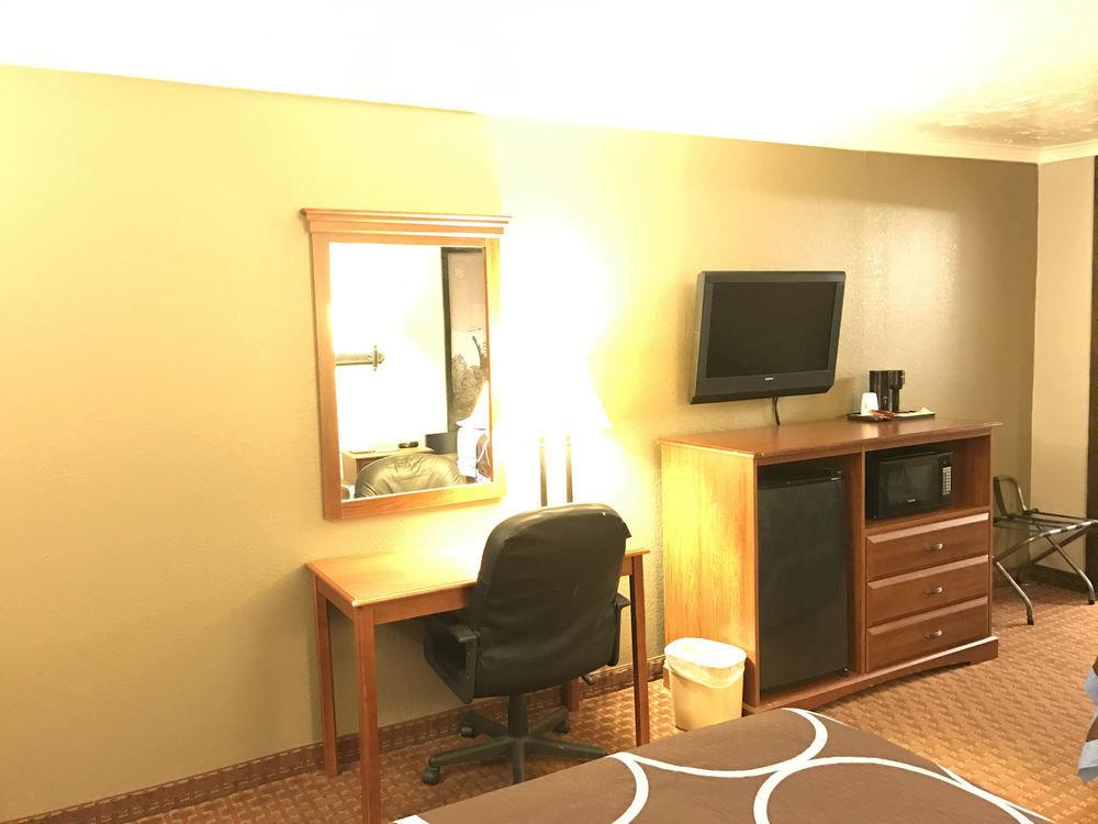 Super 8 by Wyndham Enid