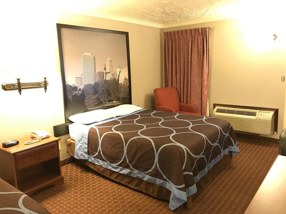 Super 8 by Wyndham Enid
