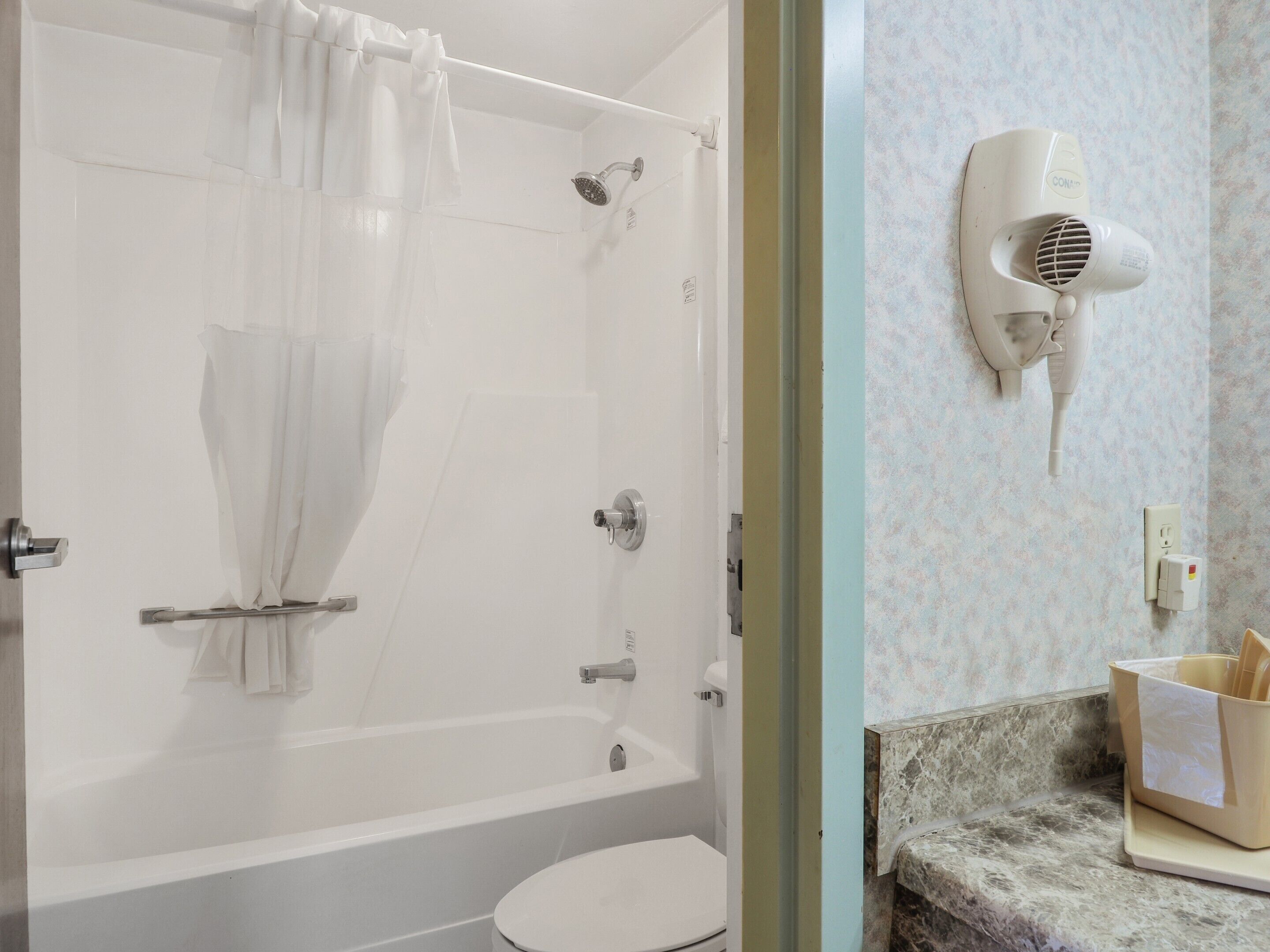 Lonestar Inn and Suites by OYO
