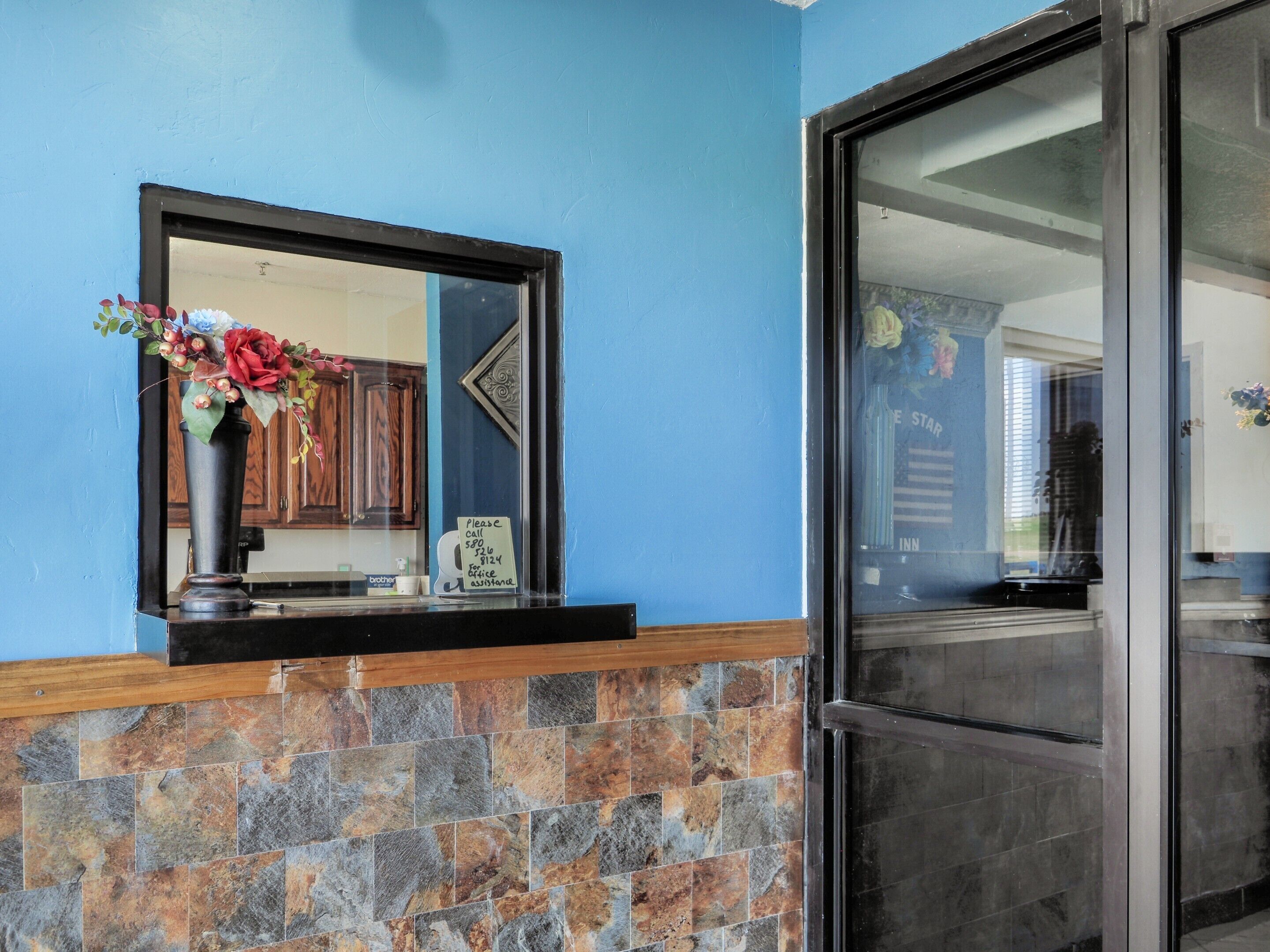 Lonestar Inn and Suites by OYO