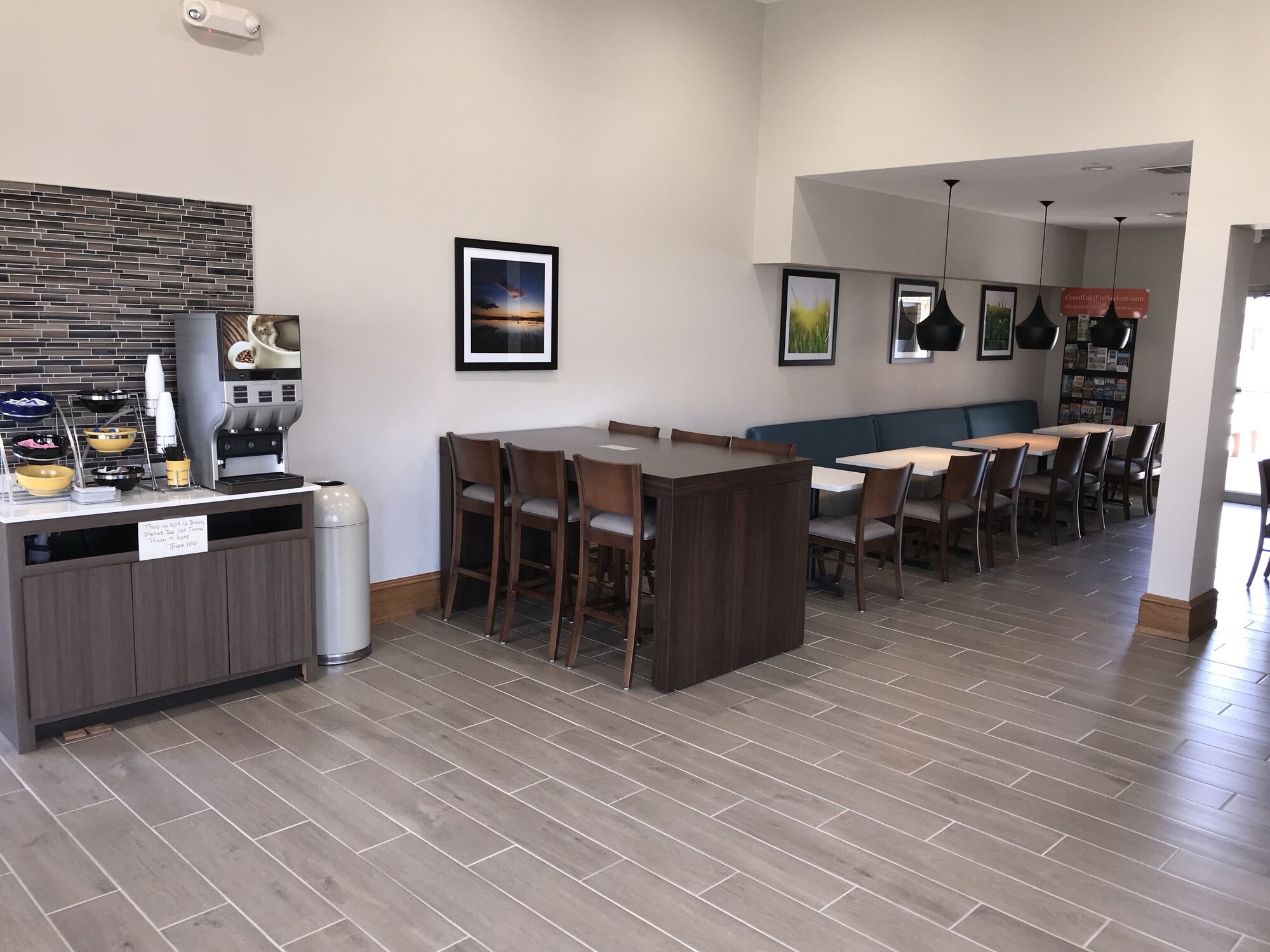 Days Inn by Wyndham Grove